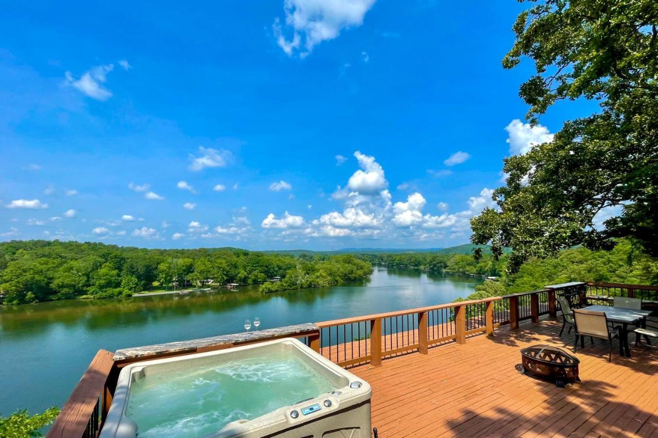 Hot Springs Waterfront Escape With Hot Tub! Villa Ngoại thất bức ảnh